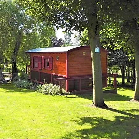 La Gypsy Caravan Lodge *